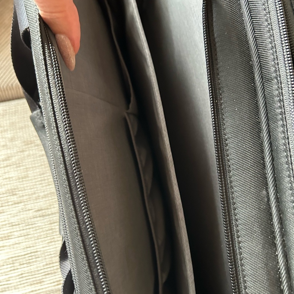 Briggs & Riley Black Men's Computer Travel Bag for 17” NWOT - Picture 5 of 9